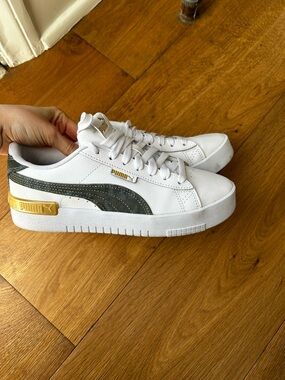 PUMA Women's Jada Renew Sneakers